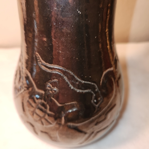Black On Black Animal Incised Pottery Vase - Picture 4 of 7